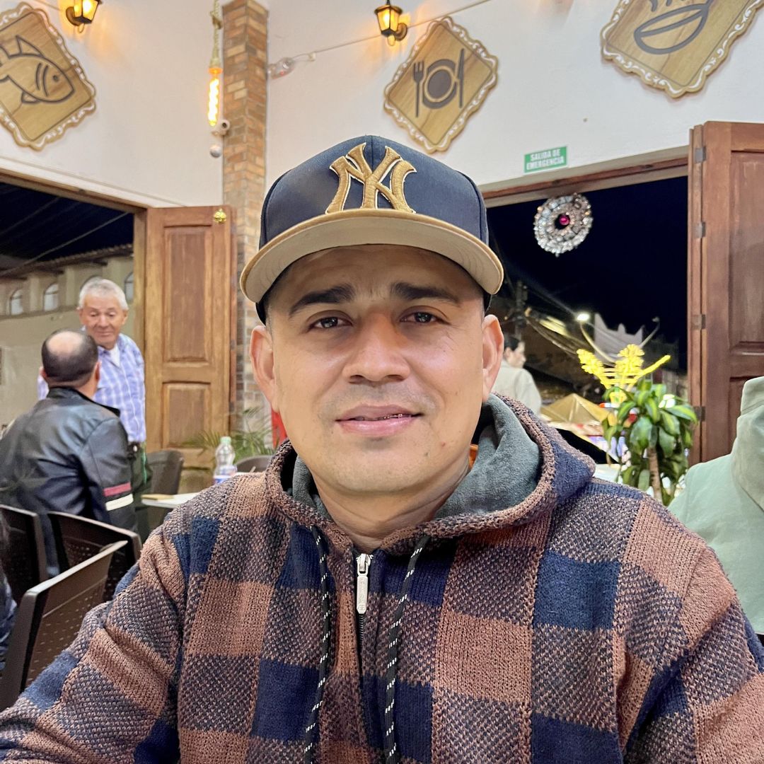 <strong>— </strong><em><strong>Julián R., Cali</strong></em>